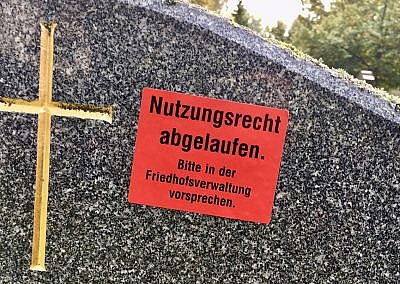 Wenn die letzte Ruhe endet – Neue Wege im Umgang mit alten Grabsteinen